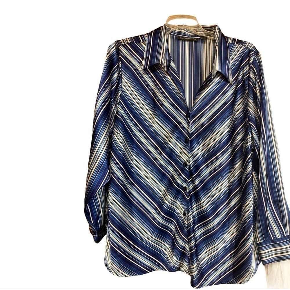 BLUE DIAMOND PLUS,women’s top, Size 3X,button down‎